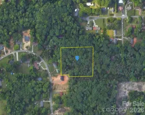 4660 Woodhurst Ne Dr NE, Winston Salem, NC 27105