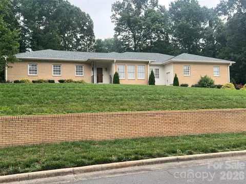 1005 Colonial Dr, Albemarle, NC 28001