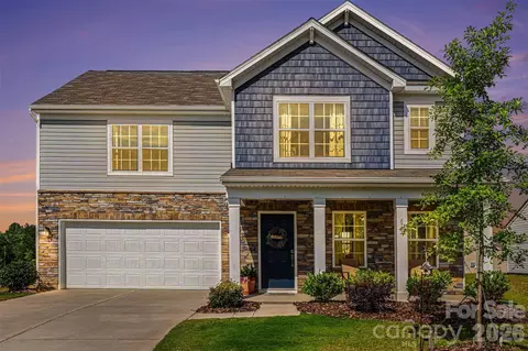 679 Mile Creek Rd, Edgemoor, SC 29712