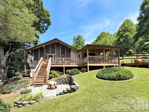 72 Sanctuary Rd, Maggie Valley, NC 28751