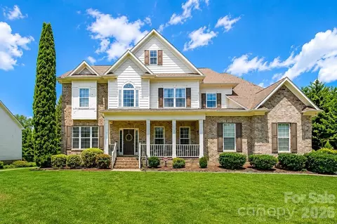 10209 Treetop Ln, Cornelius, NC 28031