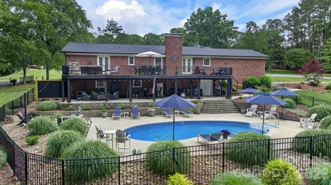 301 Pinecroft Ln, Spencer, NC 28159