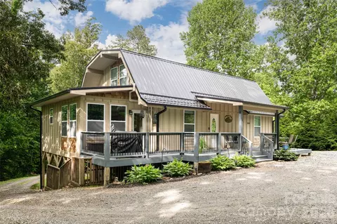 34 Wintercrest Dr, Candler, NC 28715