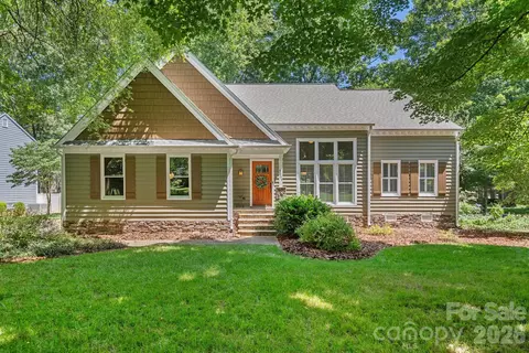 9037 Willow Trace Ct, Huntersville, NC 28078