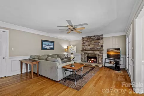 Living - 9037 Willow Trace Ct, Huntersville, NC 28078 photo 12 of 12