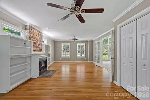 Living - 9037 Willow Trace Ct, Huntersville, NC 28078 photo 7 of 12