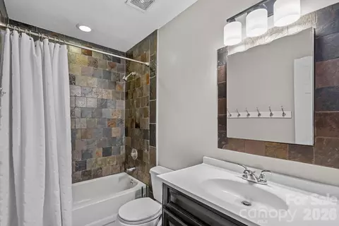 Bath - 9037 Willow Trace Ct, Huntersville, NC 28078 photo 1 of 1
