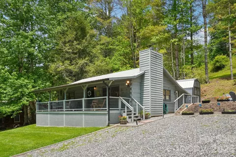 175 Village Ln, Mars Hill, NC 28754