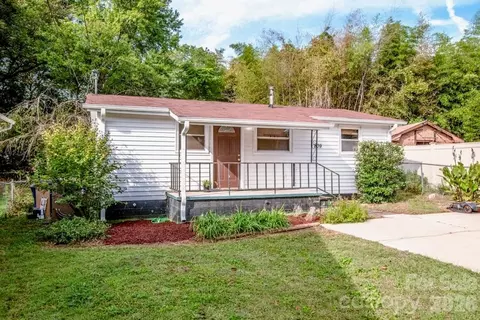 809 N Mulberry St, Statesville, NC 28677