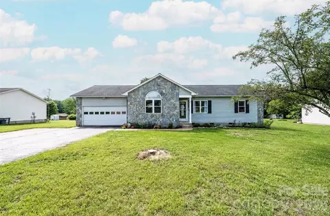 495 Drumstand Rd, Stony Point, NC 28678