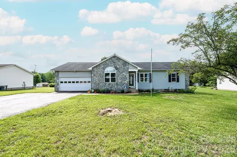 495 Drumstand Rd, Stony Point, NC 28678