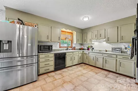 129 Laura Rd, Mooresville, NC 28117