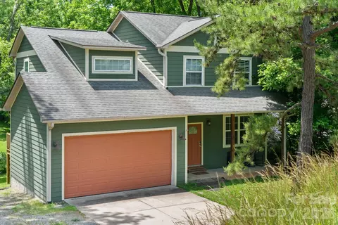 7 Apple Ln, Asheville, NC 28804