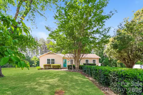 1848 Twain St, Newton, NC 28658