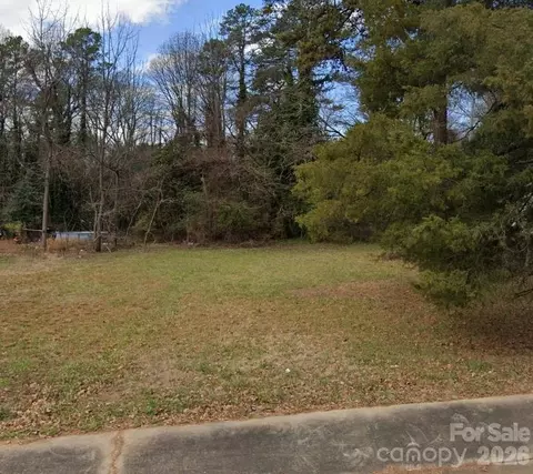2736 Capitol Dr, Charlotte, NC 28208