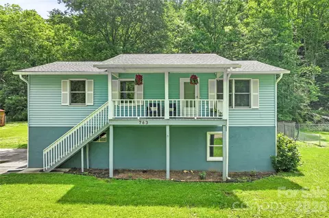 763 Bee Tree Rd, Swannanoa, NC 28778