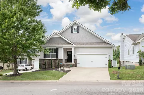 45 Dreambird Dr, Leicester, NC 28748