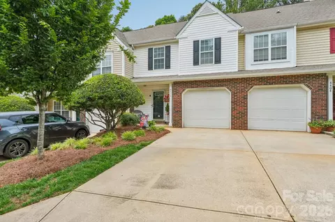 8406 Southgate Commons Dr, Charlotte, NC 28277