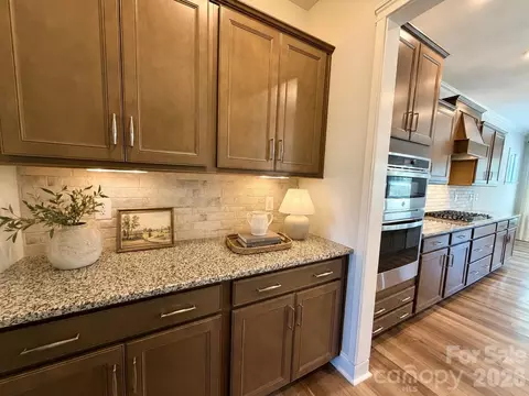1318 Poppy Way, Matthews, NC 28104