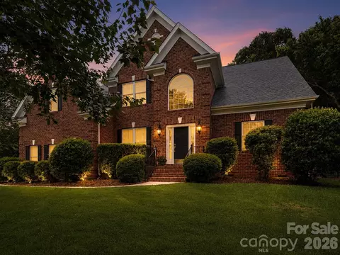8404 Denholme Dr, Waxhaw, NC 28173