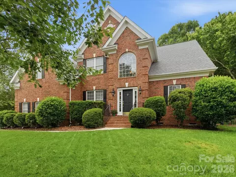 8404 Denholme Dr, Waxhaw, NC 28173
