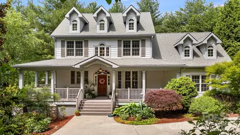 335 Daylily Dr, Hendersonville, NC 28739