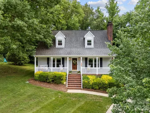 111 Bridgeport Ln, Gastonia, NC 28056