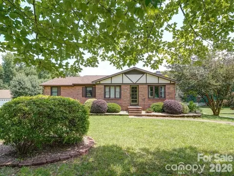 627 Lancer Nw Ct NW, Concord, NC 28027