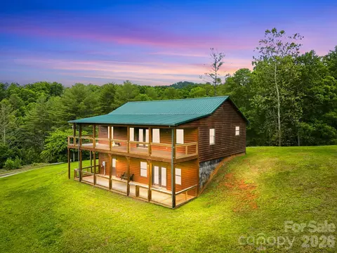 168 Barefoot Cv, Burnsville, NC 28714