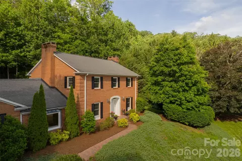 425 Sondley Woods Pl, Asheville, NC 28805