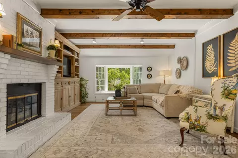 425 Sondley Woods Pl, Asheville, NC 28805