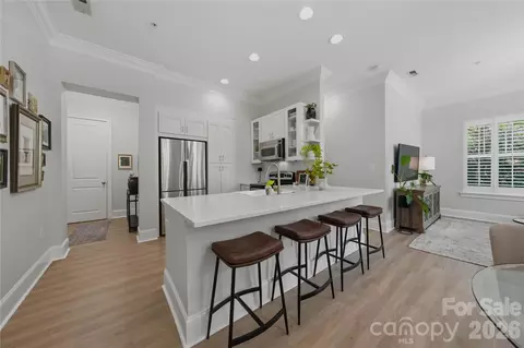 2946 Selwyn 112 Ave #112, Charlotte, NC 28209