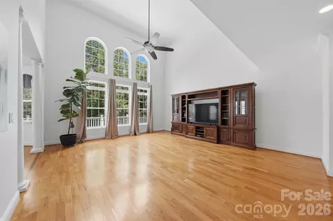 1245 34th Ne Ave NE, Hickory, NC 28601