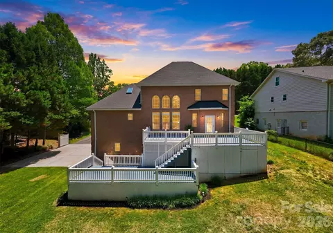 1245 34th Ne Ave NE, Hickory, NC 28601