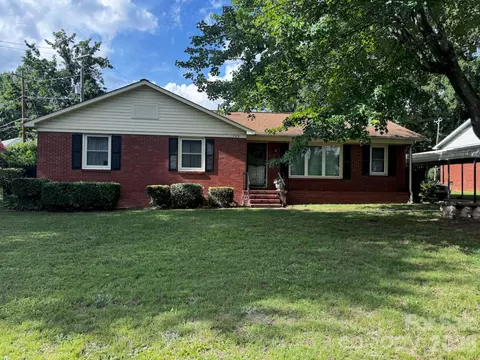 1729 Northbrook Dr, Charlotte, NC 28216