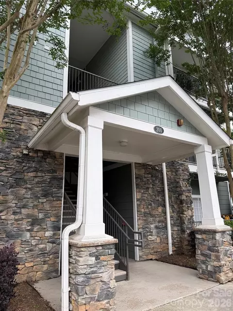 200 Vista Lake 301 Dr #301, Candler, NC 28715