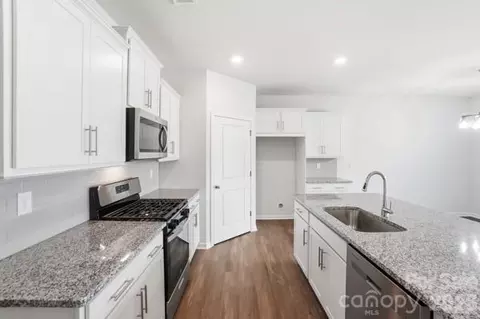 Entry Way - 1843 Vanderlyn St, Monroe, NC 28112 photo 2 of 12
