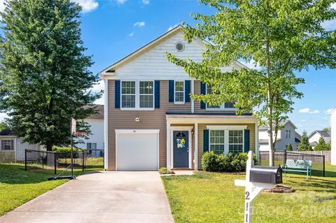 211 Wolf Creek Ln, Statesville, NC 28625