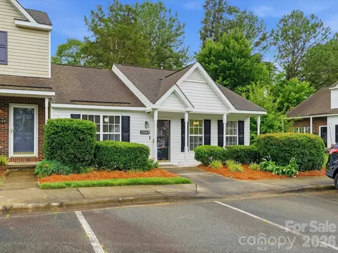 12343 Bluestem Ln, Charlotte, NC 28277