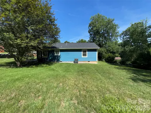 Exterior - 84 E Hunt Dr, Nebo, NC 28761 photo 2 of 3