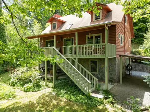 31 Valley Cove Pl, Waynesville, NC 28785