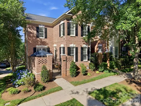 203 Caldwell Ln, Davidson, NC 28036
