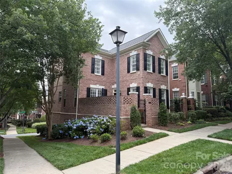 203 Caldwell Ln, Davidson, NC 28036