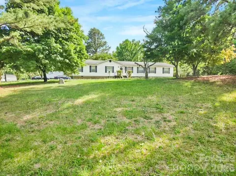 5151 Redman Rd, Rocky Mount, NC 27803