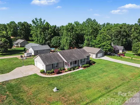 2720 Hill Top Dr, Salisbury, NC 28147