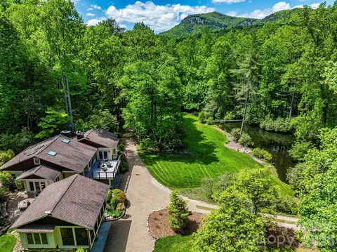1213 Bull Pen Rd, Cashiers, NC 28717