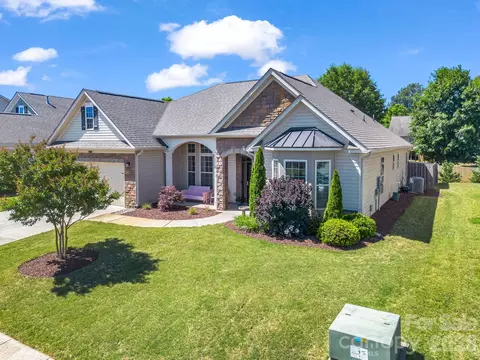 672 Ridgeville Crossing Dr, Inman, SC 29349