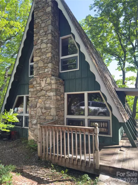 459 Chapel Rd, Black Mountain, NC 28711