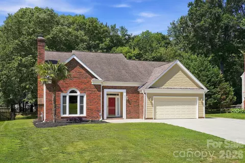 9912 Park Springs Ct, Charlotte, NC 28210