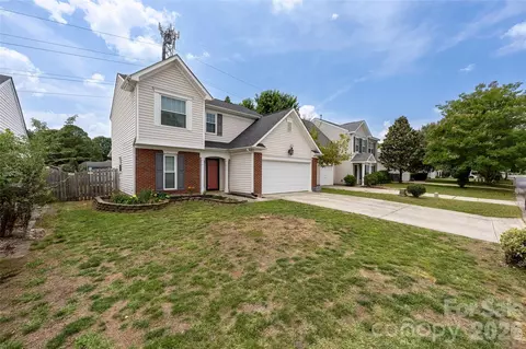 9535 Forest Path Dr, Charlotte, NC 28269
